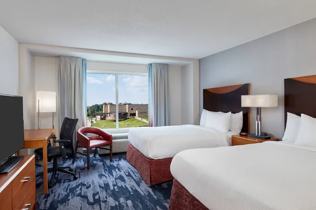 غرفة بسريرين مزدوجين في طابق مرتفع، Fairfield Inn And Suites Indianapolis Downtown 2/5