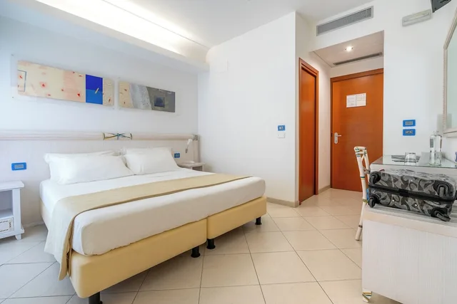 غرفة عائلية بسرير كينج وسريرين منفصلين، Elaia Garden Hotel 2/5