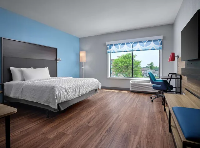 غرفة بسرير كينج بحوض استحمام لذوي الإعاقة، Tru By Hilton Indianapolis Downtown In 2/4