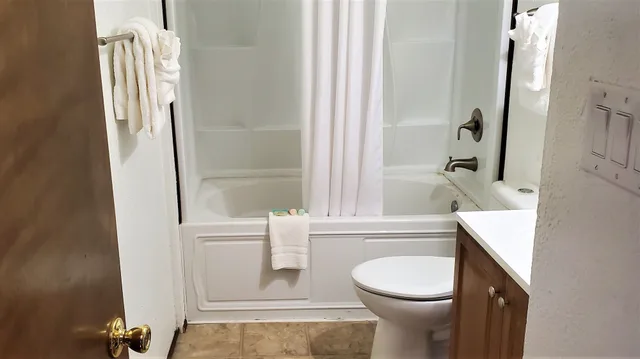 شقة سكنية بسرير كوين وسريرين منفصلين بغرفتي نوم مع أريكة، High Sierra Condominiums 9/10
