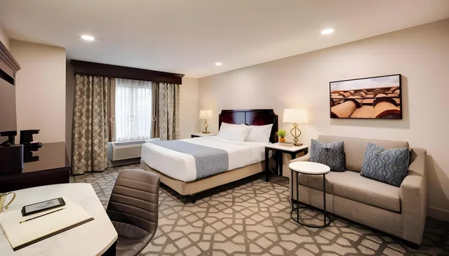 استوديو بسرير كينج لذوي الإعاقة، Ayres Hotel Redlands 1/1