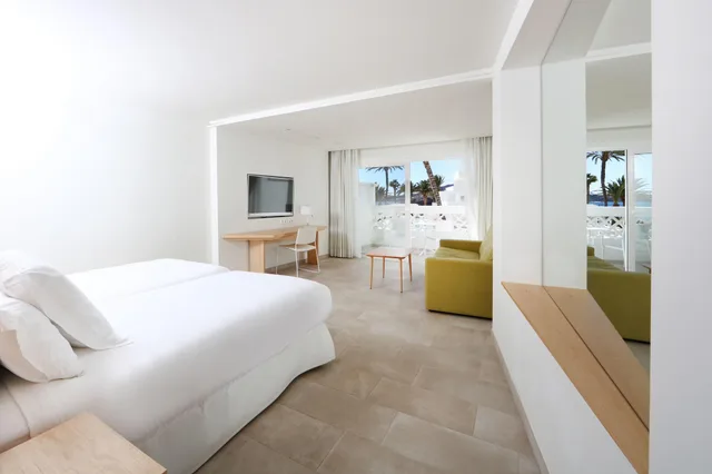 جناح بريميوم جونيور مفرد بإطلالة جزئية على البحر، Iberostar Selection Lanzarote Park 2/4