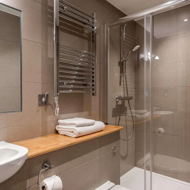 Superior, Double Bed, Comfort Inn Hyde Park 3/7