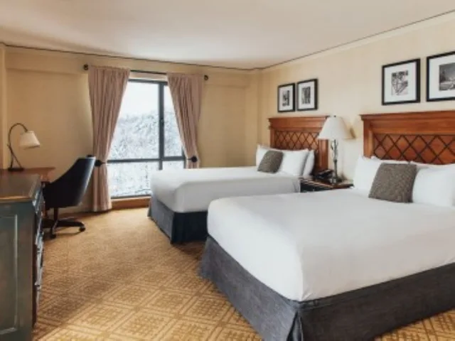 غرفة بسرير كوين، Fairmont Tremblant 1/2