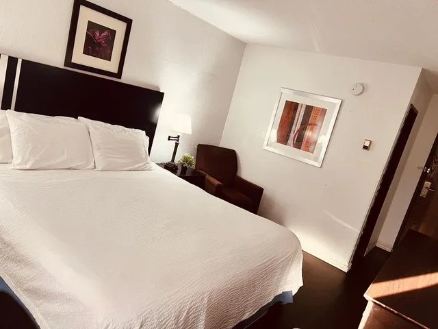 غرفة ديلوكس بسرير كوين، Travelodge By Wyndham Valleyfair Shakopee 2/9