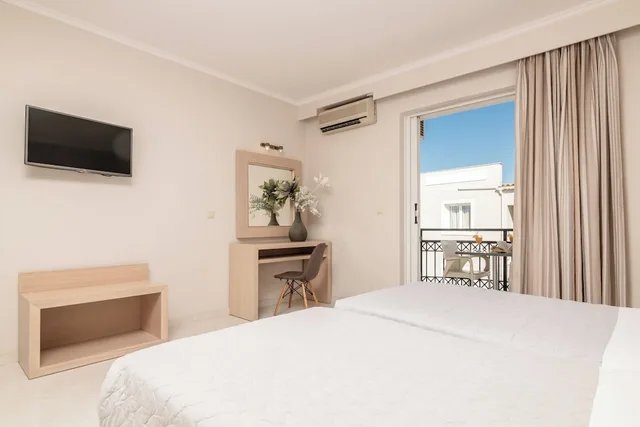 Standard, Double Bed, Land View، Karras Hotel 5/10