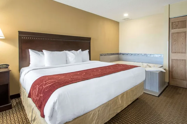 جناح بسريرين كينج، Comfort Suites Wisconsin Dells Area 3/7