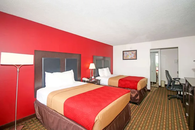 جناح بسريرين مزدوجين، Americas Best Value Inn Pilot Mountain 2/3