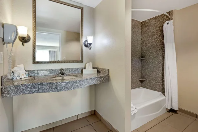 Suite, King Bed, Sofa, Comfort Suites Ocala - North 8/10