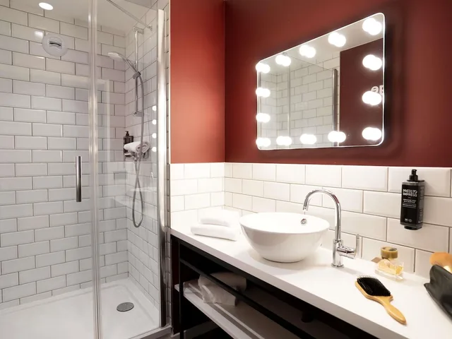 Executive, Double Bed, Sofa, ibis Styles Lens Centre Gare 9/10