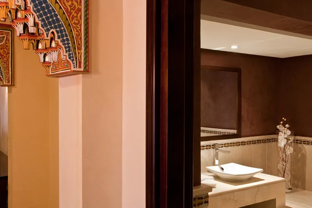Premium, King Bed, Mountain and Pool View، Kenzi Menara Palace 2/2