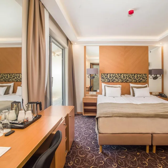 Deluxe, Double Bed, Marmara Hotel 4/10