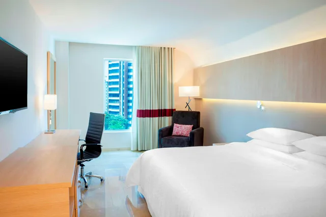 غرفة بسرير كينج، Four Points By Sheraton Barranquilla 2/3