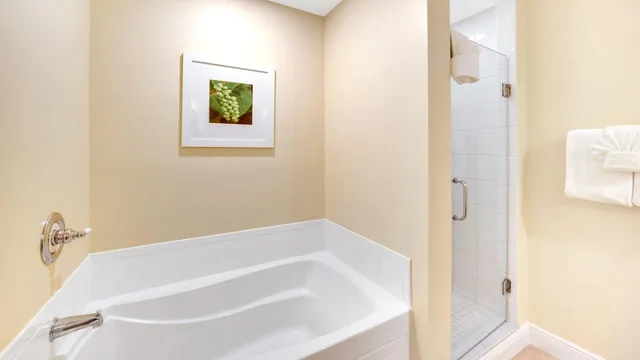 Tropical, Garden, Guest Room, King Bed، Tranquility Bay Beach Resort 4/4