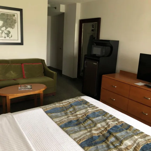 Mini, Suite, King Bed، Capital Plaza Hotel 5/6