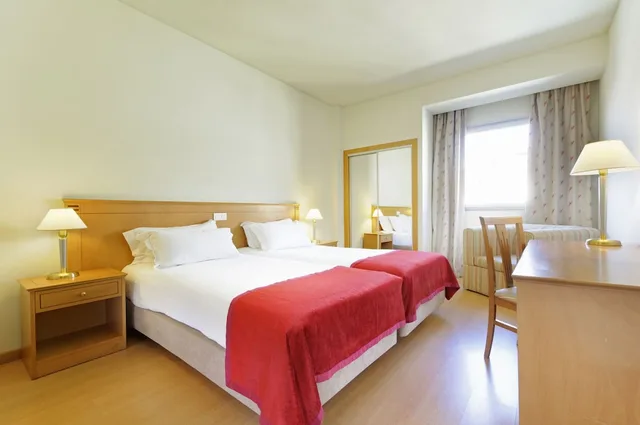 غرفة بسريرين منفصلين لذوي الإعاقة، Tryp By Wyndham Porto Centro Hotel 2/9