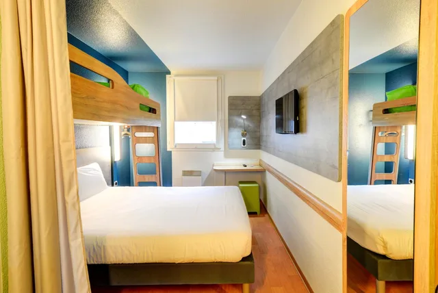 غرفة بسرير بطابقين وسرير كوين، IBIS BUDGET RUEIL MALMAISON 7/10