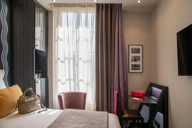 غرفة سوبيريور، Hotel Le Mondial, BW Premier Collection 2/2