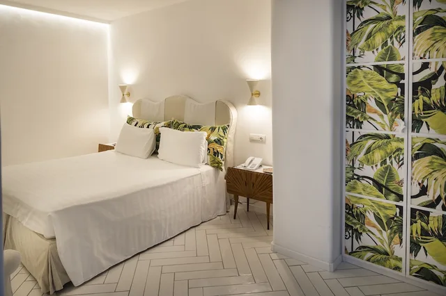 غرفة سوبيريور بسرير كينج بإطلالة على الحديقة بشرفة، Botania Relais and Spa 3/4