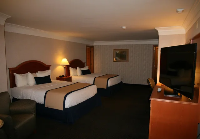 جناح بسريرين كوين، Best Western Plus Silver Saddle Inn 3/9
