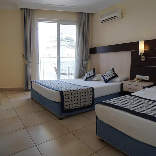 غرفة قياسية ثلاثية، Kleopatra Balik Hotel 1/7
