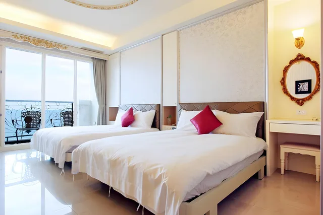 غرفة عائلية بسريرين مزدوجين بإطلالة على البحر بشرفة، Sunrise Hotel 1/1