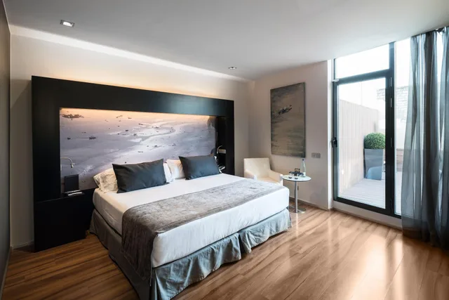 Superior, Double Bed, Private Poolterrace، Catalonia Catedral 1/3