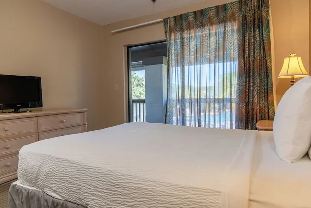 جناح بسرير كينج وسرير كوين بغرفتي نوم مع أريكة، Legacy Vacation Resorts - Palm Coast 4/10