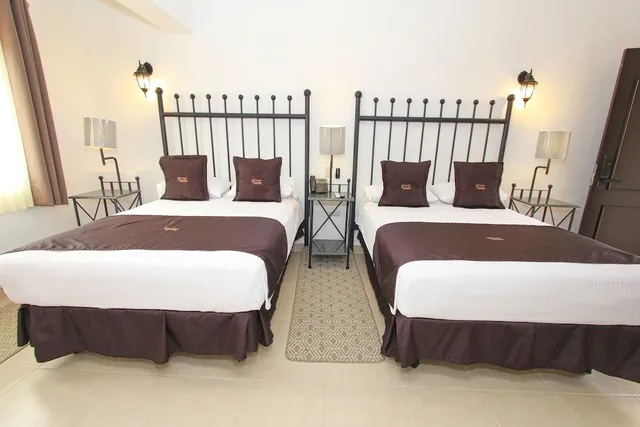 Superior, 2 Queen Beds, Terrace, Courtyard Area، Hotel Plata Condesa 3/5