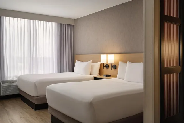 غرفة بسريرين مزدوجين مع أريكة، Hyatt Place Tampa Airport/Westshore 2/9
