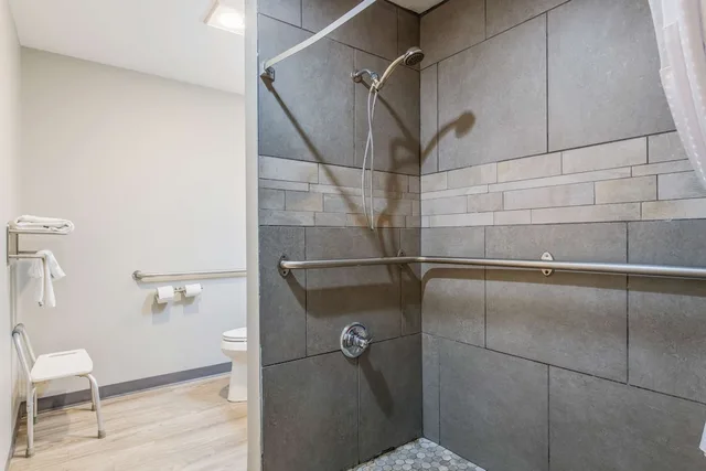 غرفة قياسية بسرير كينج لذوي الإعاقة، SureStay Plus Hotel by Best Western Sevierville 8/8