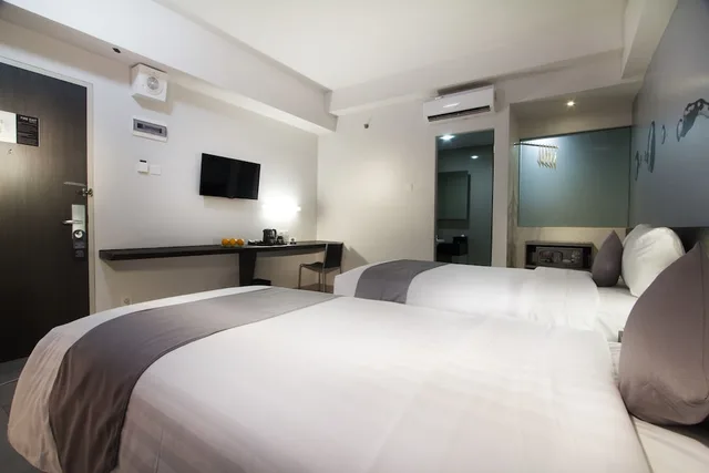 Standard, Twin Beds, Hotel Neo Tendean 3/6