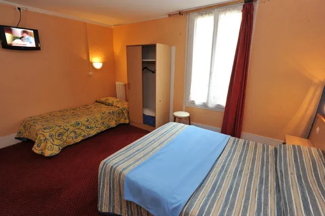 غرفة ثلاثية بثلاثة أسرّة، Altona Hotel 9/10