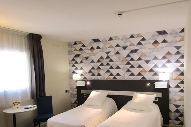 غرفة رباعية لذوي الإعاقة، Comfort Hotel Paris Porte d Ivry 1/3