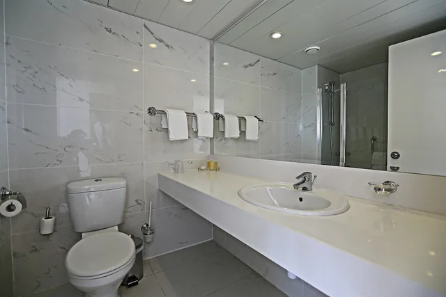 غرفة بسريرين منفصلين بإطلالة على الحديقة، Dome Beach Marina Hotel and Resort 7/8