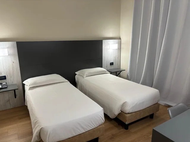 غرفة قياسية بسريرين منفصلين، Osimar Hotel Rome 4/8