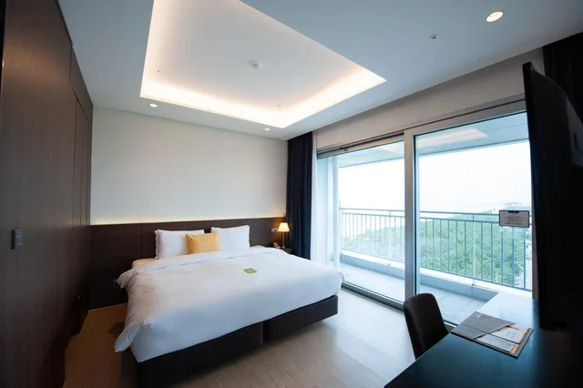 جناح غراند بإطلالة جزئية على البحر، St. John's Hotel 1/1
