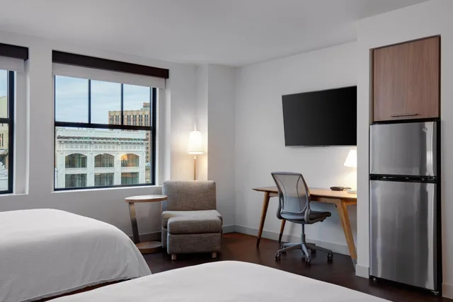 غرفة قياسية بسرير كوين، Element Detroit at the Metropolitan 8/10