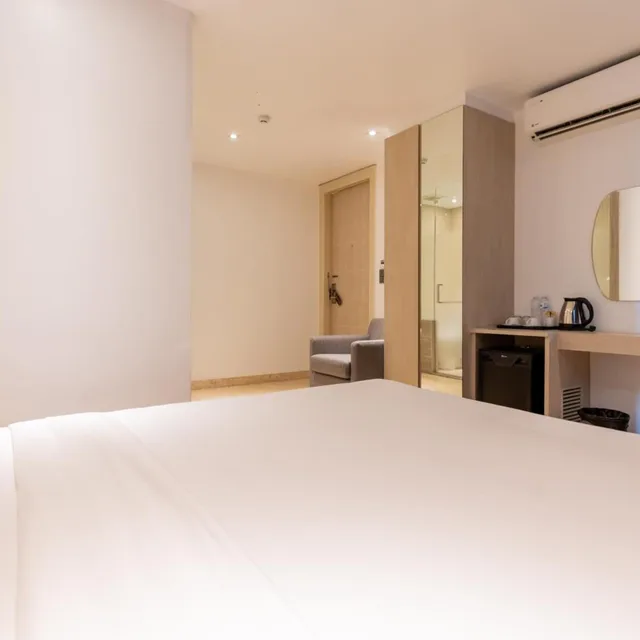 غرفة سوبيريور بسرير كينج، Sukhothai Residence Ruamrudee 4/6