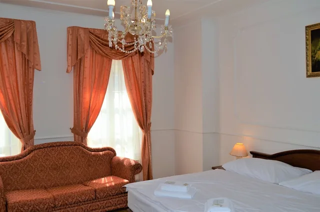Superior, Double Bed, Hotel Krasna Kralovna 2/4