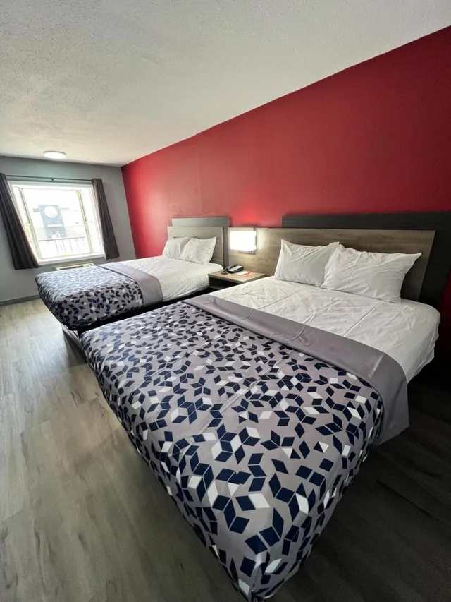غرفة بسرير كوين، Econo Lodge Kennett 4/7