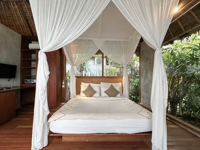 Executive, Double Bed, Zin Berawa Villas & Bungalows 5/10