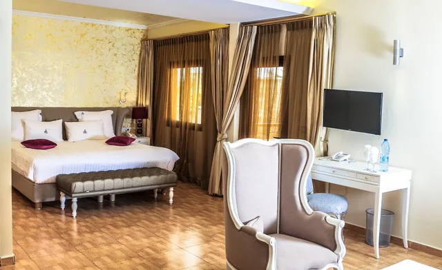 جناح بسرير كينج، Particular Destiny Suites 2/2