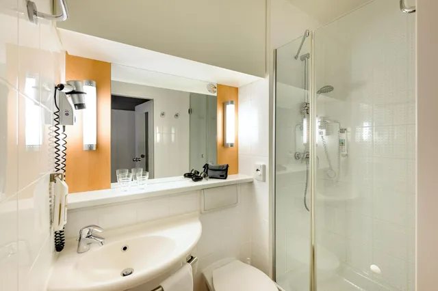 Room, Single Bed, Ibis Hamburg Alster Centrum 9/9