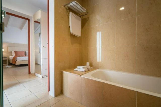 جناح بشرفة، Galaxy Beach Resort BW Premier Collection 6/7