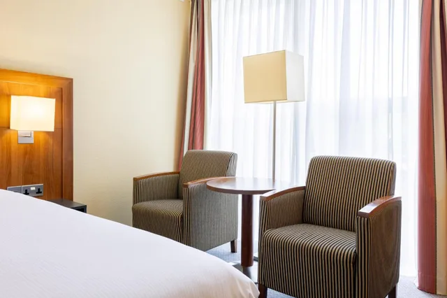 Super, Premium, King Bed, Garden View, Sofa، Holiday Inn Newcastle Gosforth Park By IHG 4/8