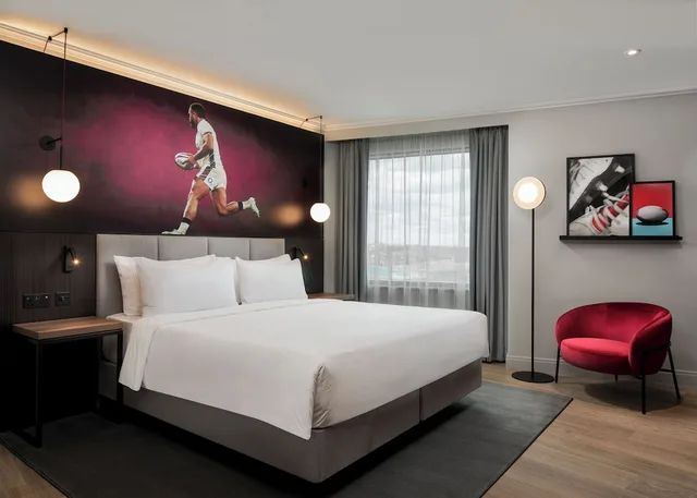 Rose, Suite, King Bed، Radisson RED London Twickenham 1/2