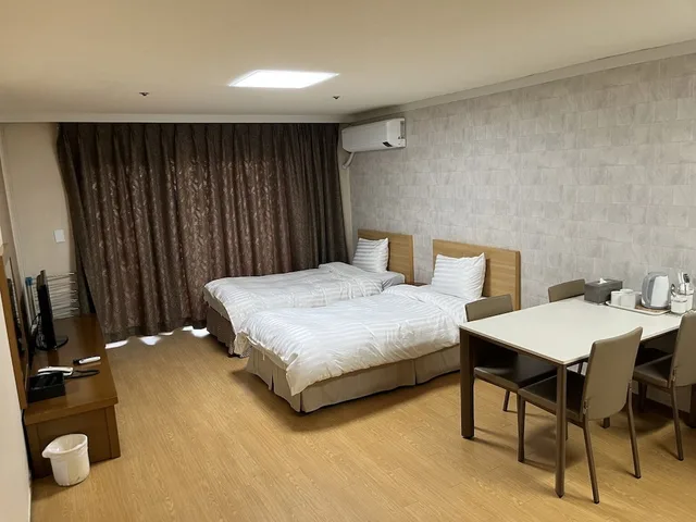 غرفة عائلية بسرير مزدوج أو سريرين منفصلين بإطلالة على الحديقة بمطبخ، SONO HUE YANGPYEONG 2/4
