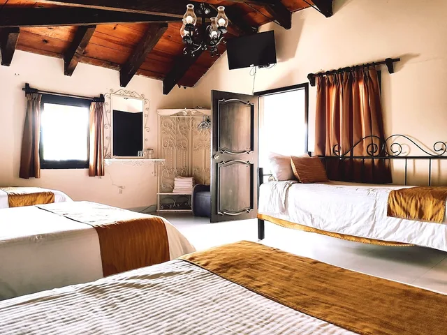 Standard, Quadruple, 2 Double and Twin Beds، JARDINES DEL CENTRO 1/1