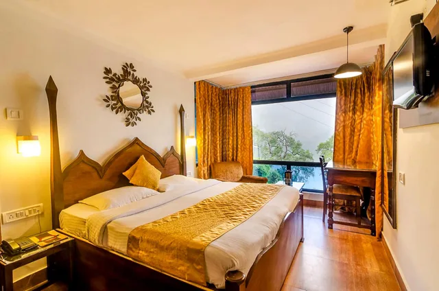 Deluxe, Lake View, Himalaya 3/3
